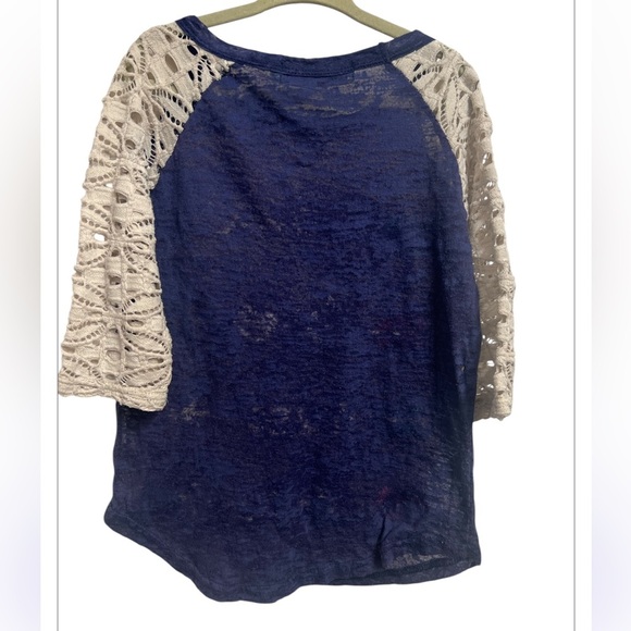Southern Grace Navy and Cream Half Sleeve Burnout Tee Size Small - Picture 2 of 7